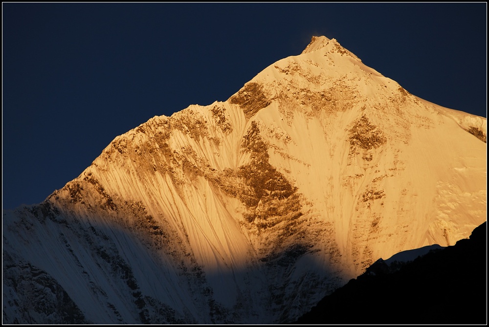 Erstes Licht am Dhaulagiri