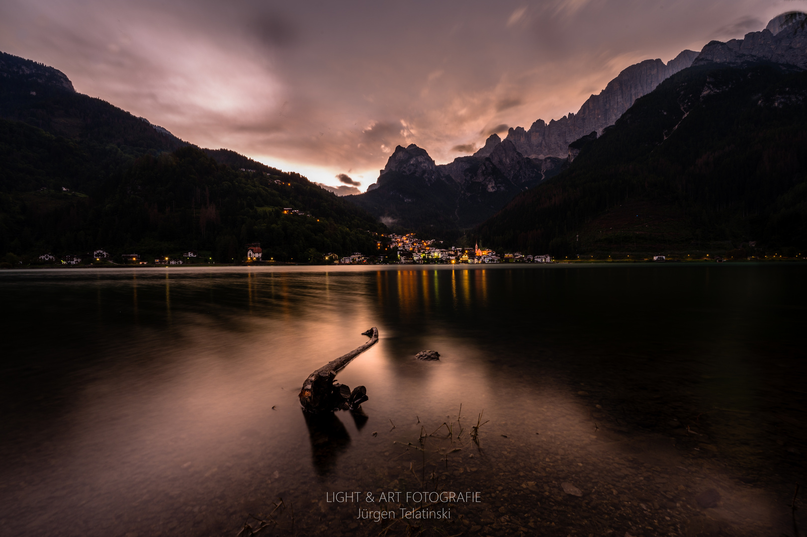 Erstes Licht am Lago d'Alleghe