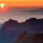 Erstes Licht über dem Nebelmeer