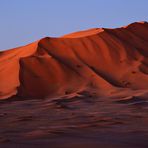 Erstes Licht über der „Rub al-Khali“ Wüste / Oman.