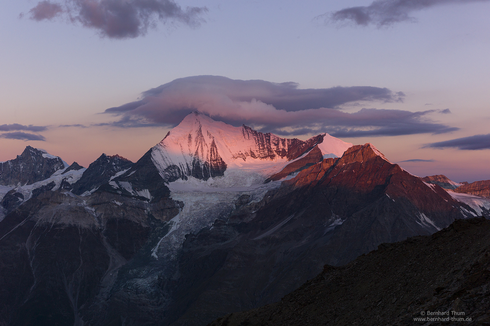 Erstes Sonnenlicht an Weisshorn und Bishorn