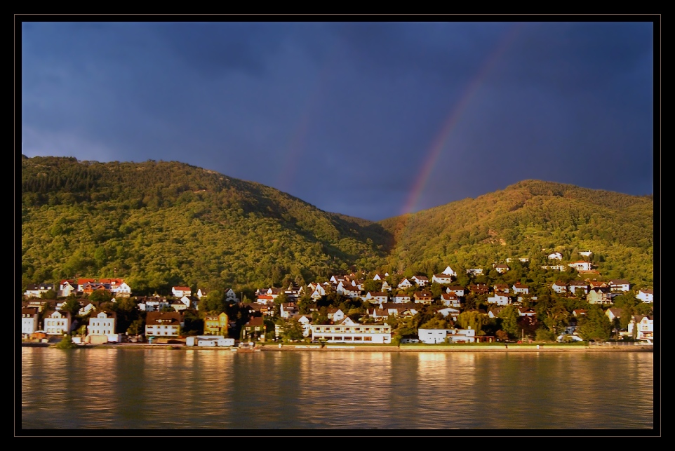 Erstes Sonnenlicht nach Regen