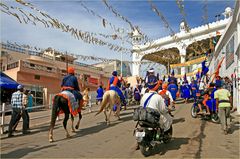 "Erstürmung" des Tempels von Anandpur Sahib