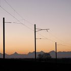 Erwarteter Sonnenaufgang am Bahndamm