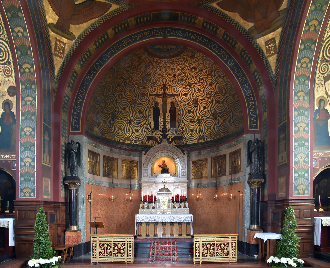 Erzabteikirche St. Martin zu Beuron Blick zum Altar der Gnadenkapelle