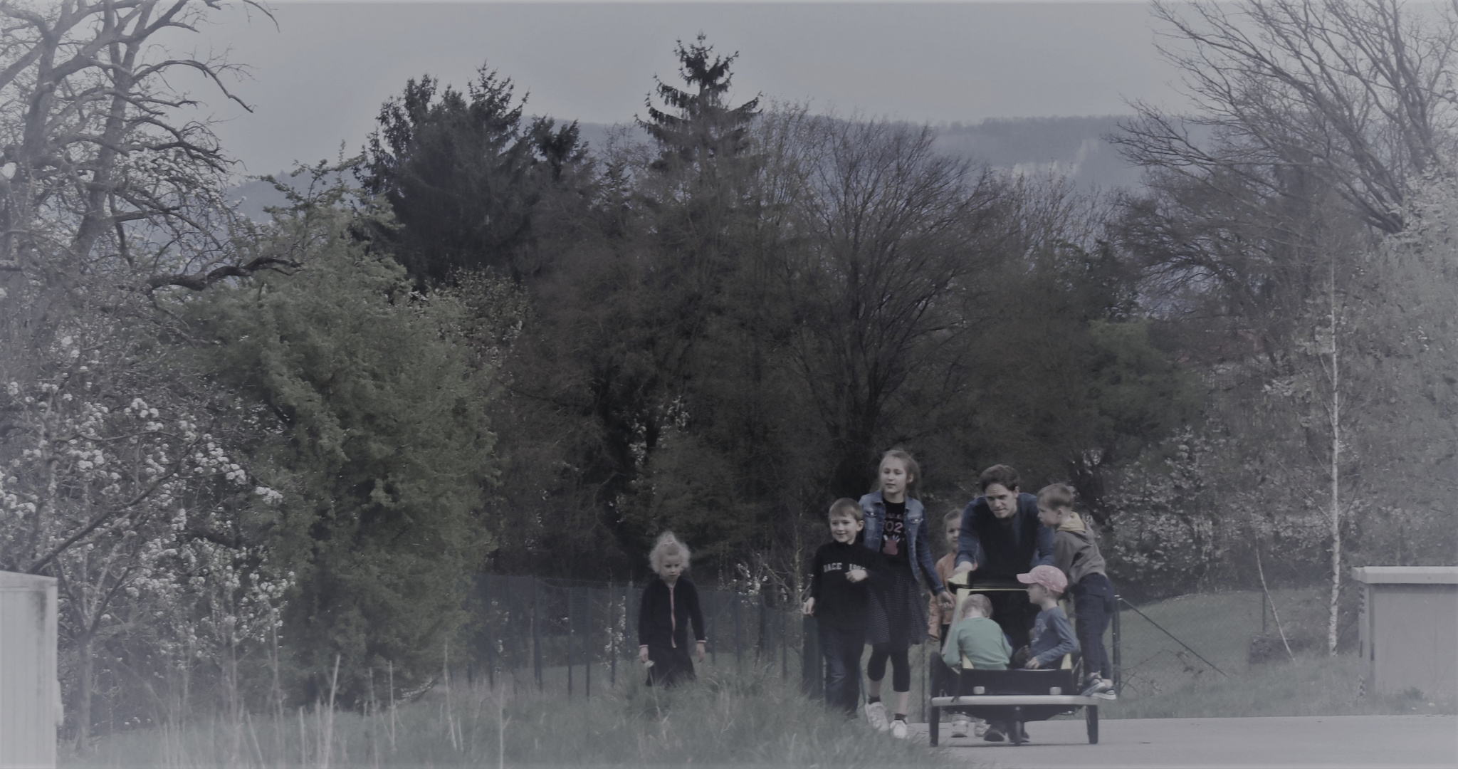 erzählend von Ausflügen in der Natur