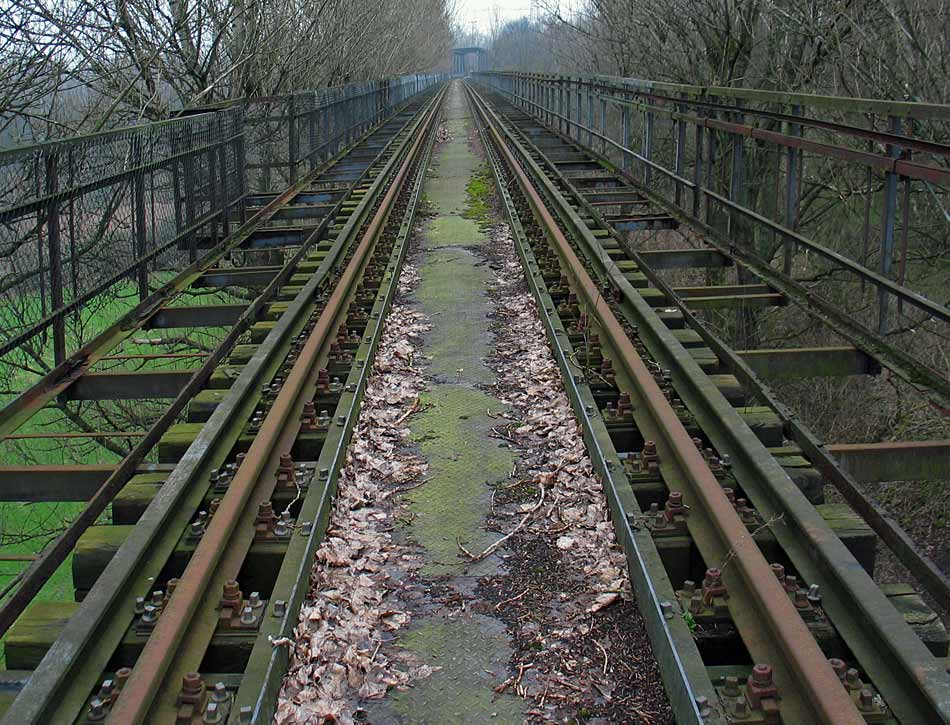 Erzbahntrasse: Pfeilerbrücke 2003