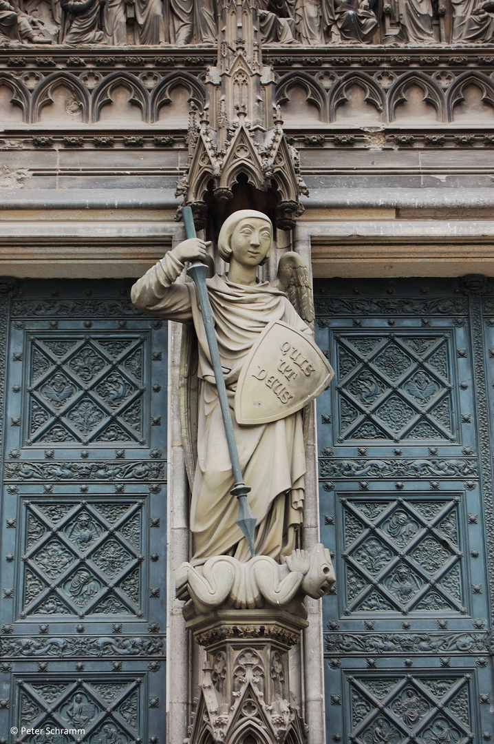 Erzengel Michael am Kölner Dom