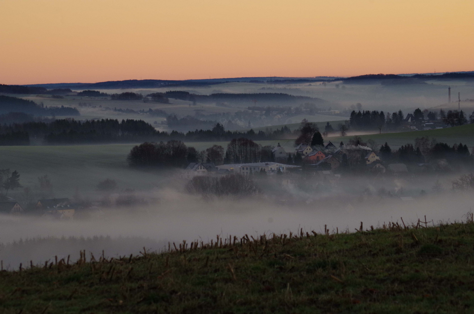 Erzgebirge im Nebel