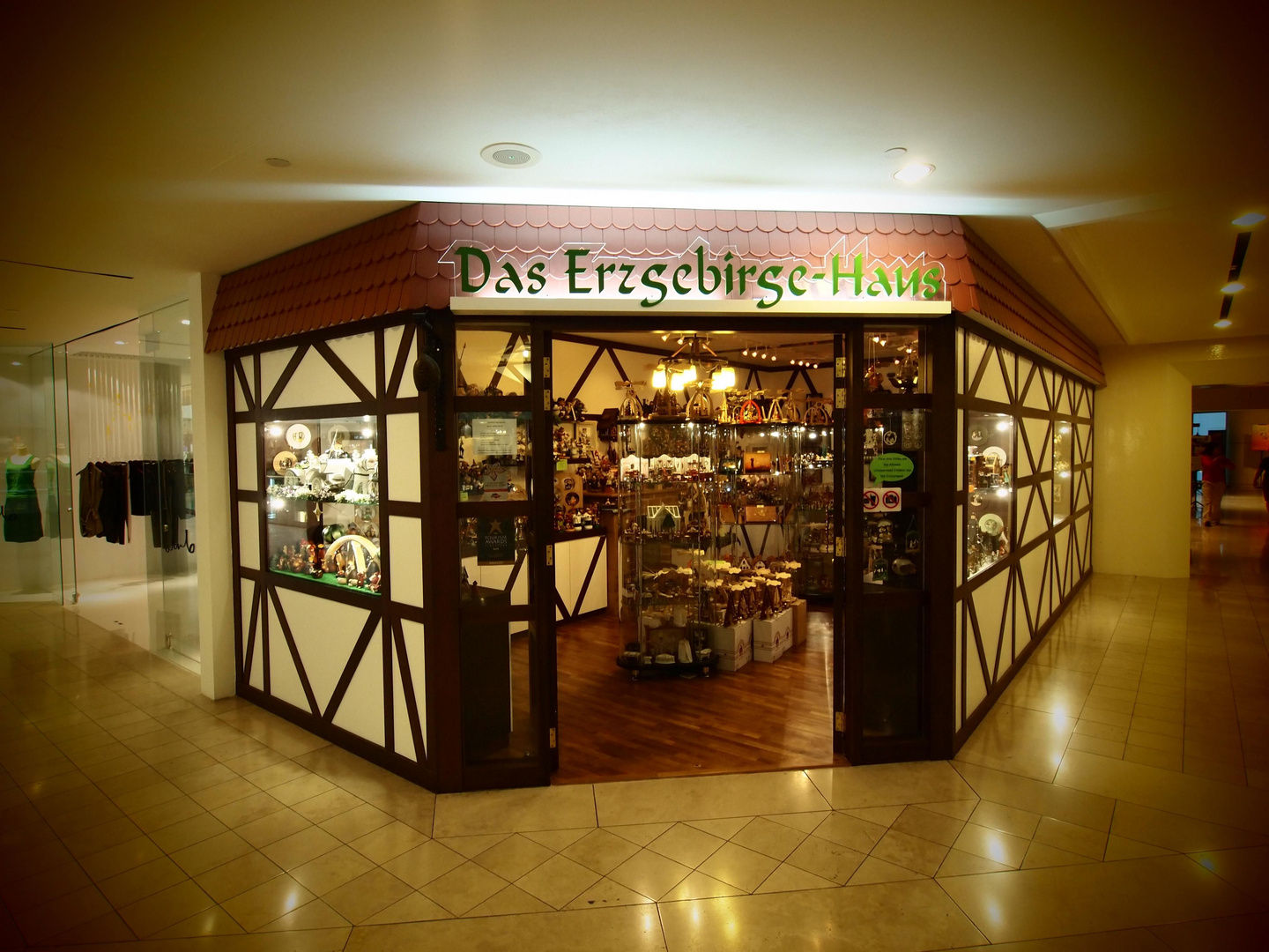 Erzgebirgehaus in Singapur Shoppingcenter