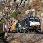 ES 64 F4 - 208 (ERS Railways) mit einem Güterzug in St. Goarshausen