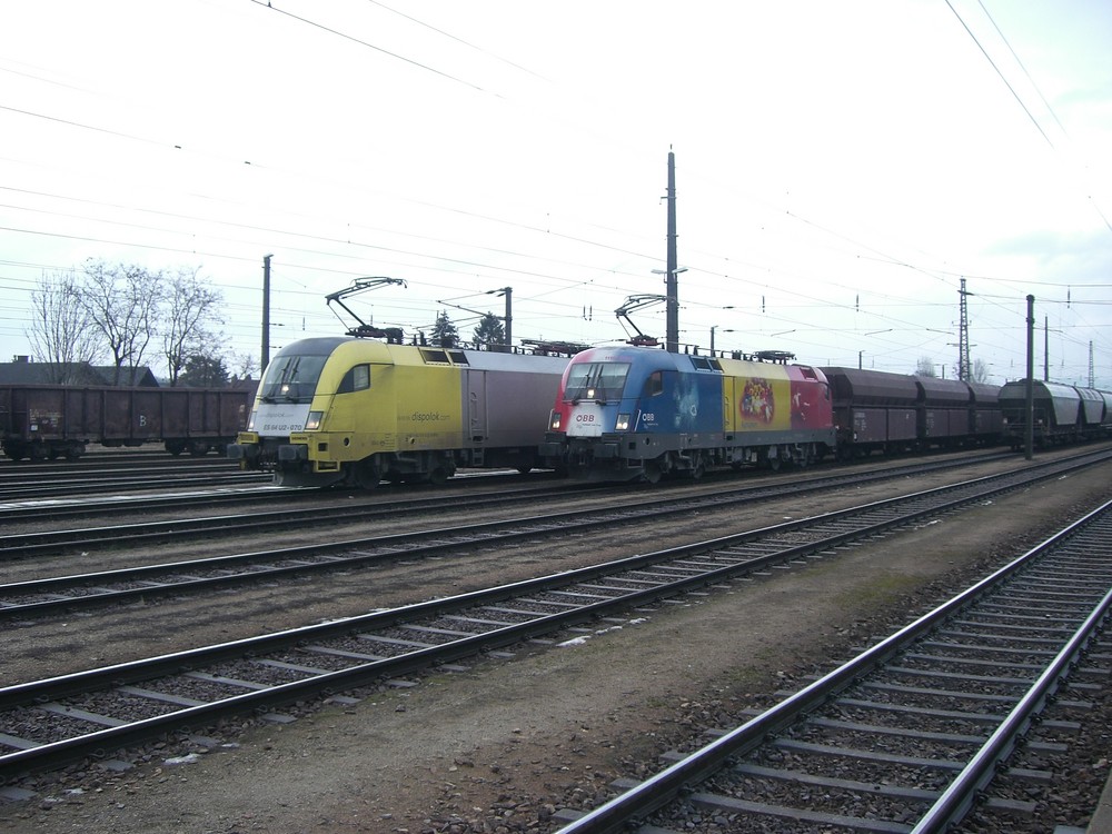 ES 64 U2 070 und EM-Lok "Rumänien"