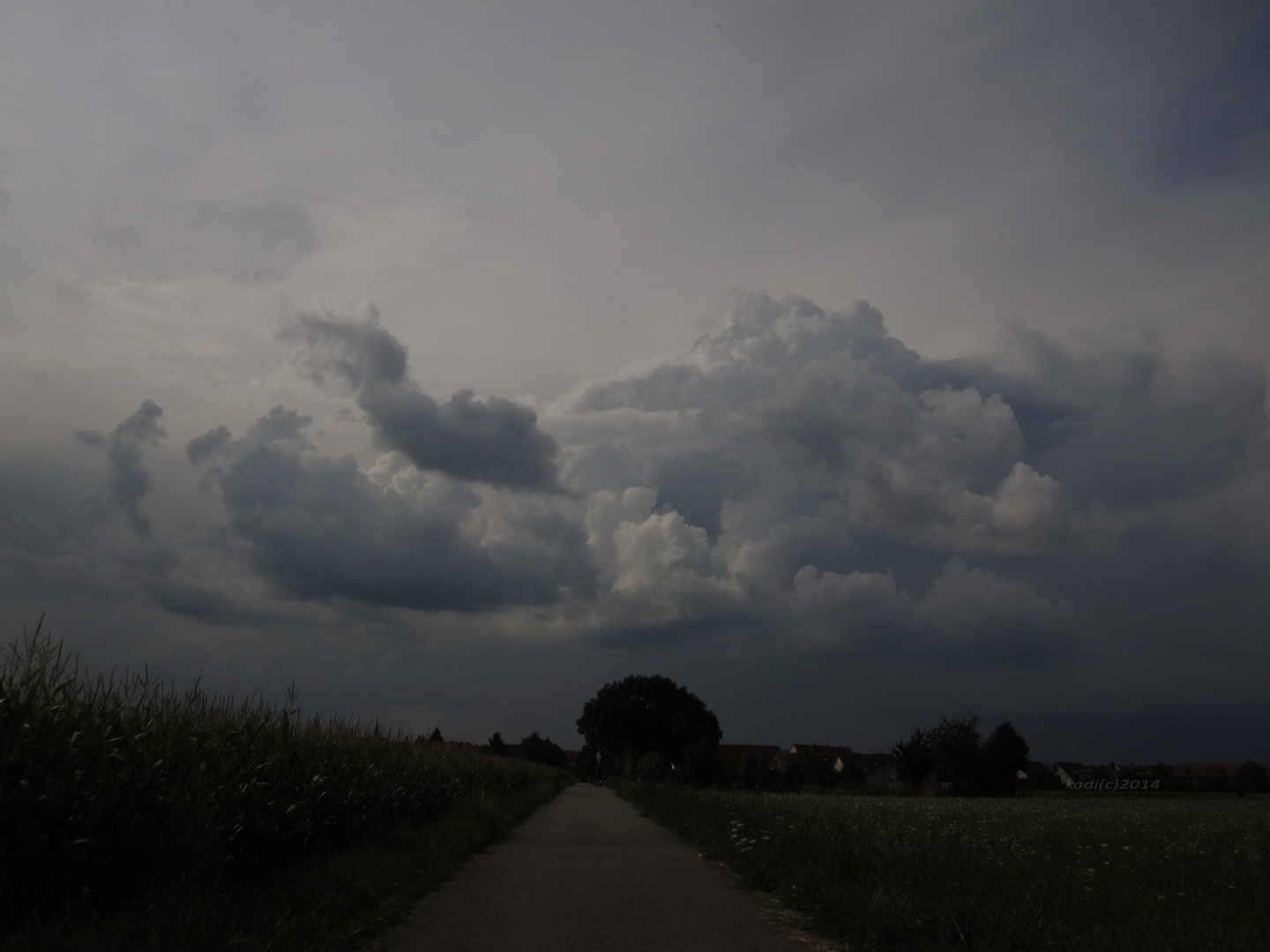 es braut sich etwas zusammen