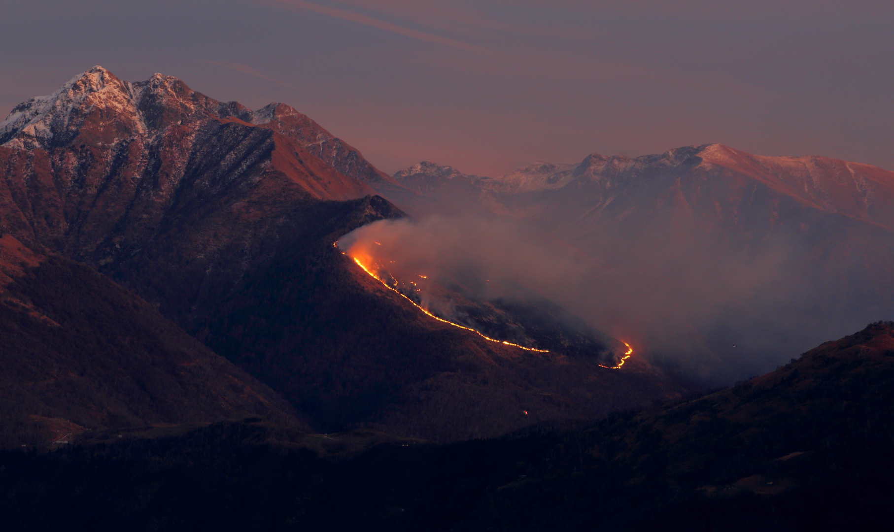 Es brennt am Berg