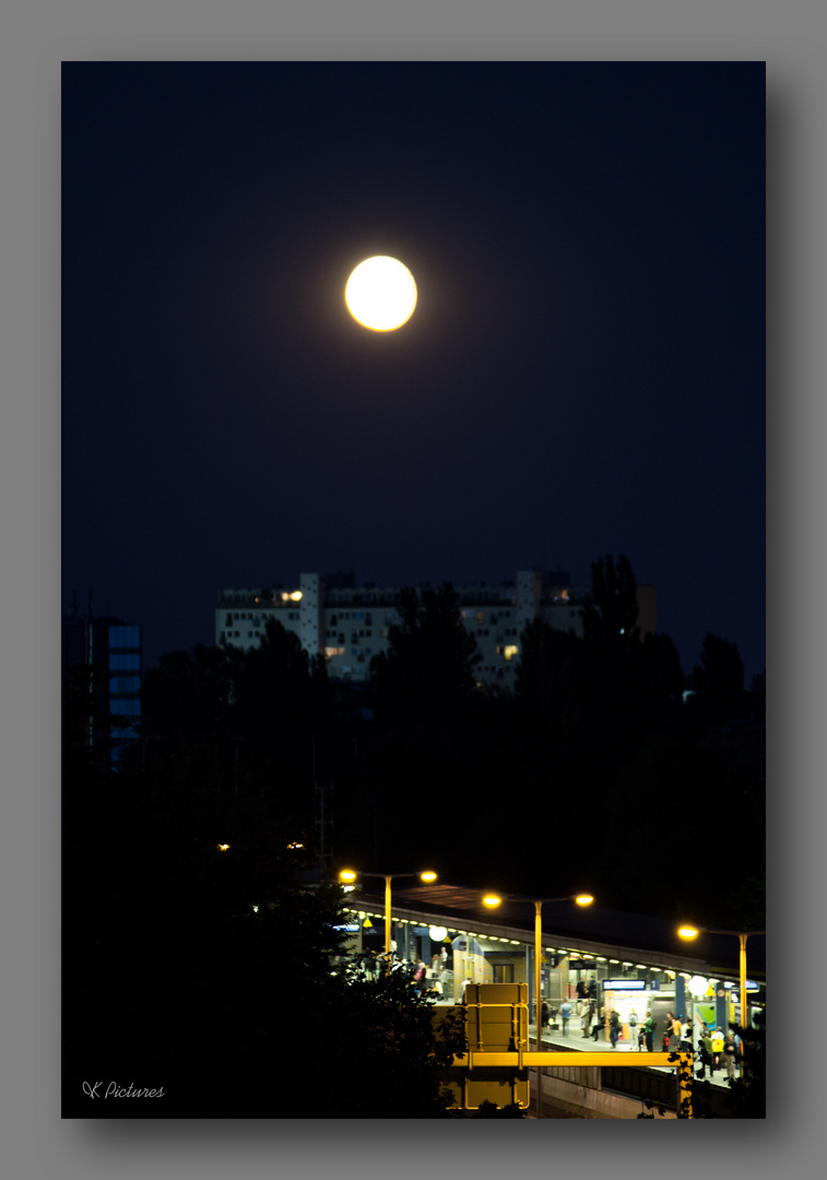 Es brennt noch Licht im S-Bahnhof