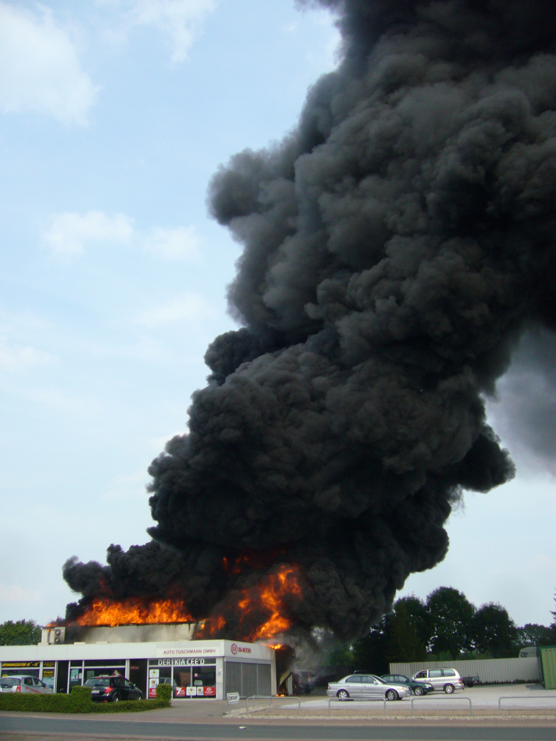 Es brennt so gut - wo bleibt die Feuerwehr ?