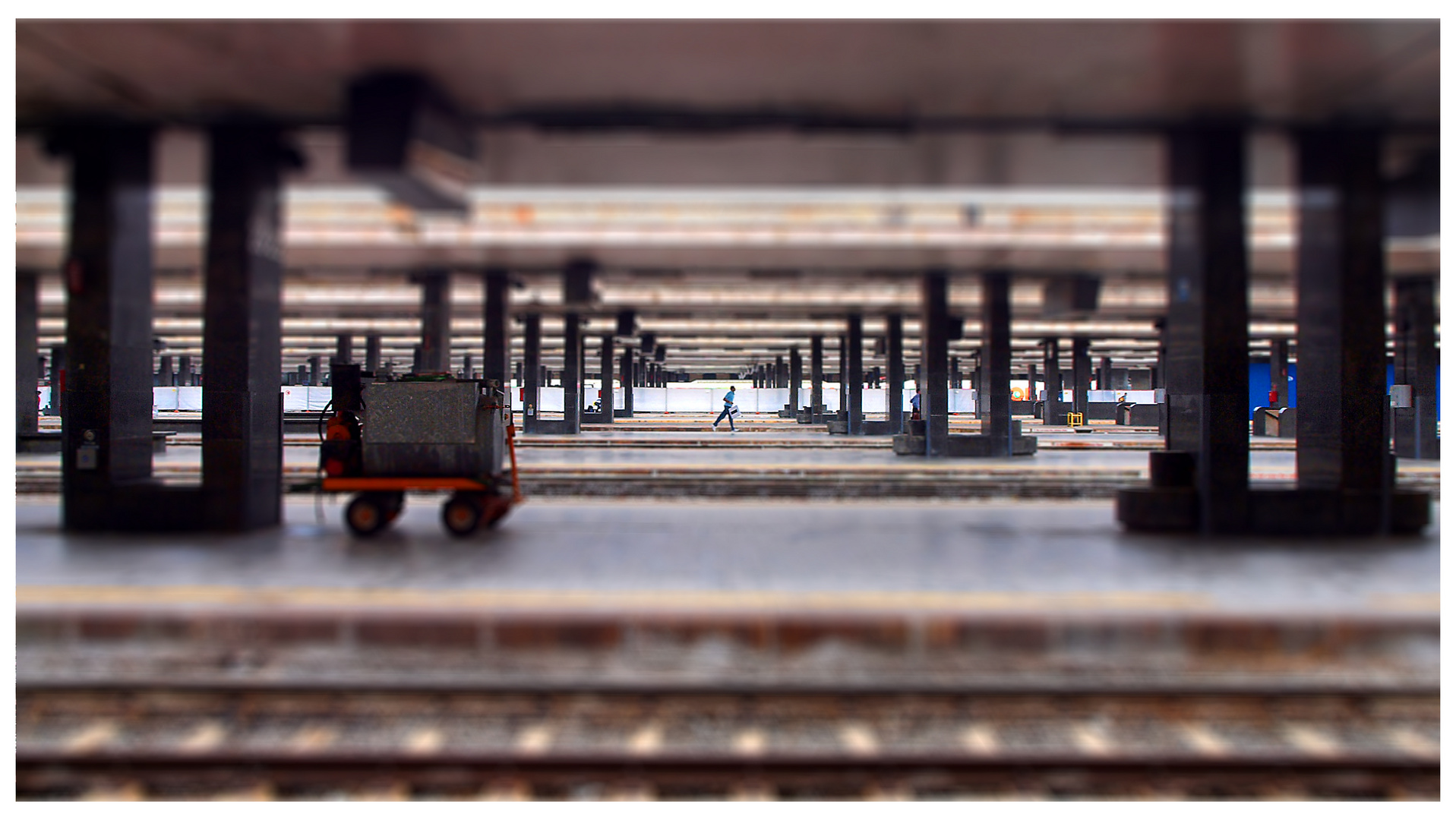 Es fährt ein Zug nach Nirgendwo ... (Tilt & Shift)