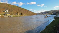 Es gab einen richtigen großen Fluß gestern mit der Elbe in Königstein...