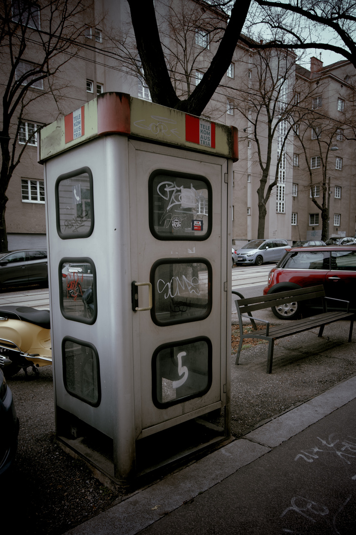 Es gibt sie noch,-eine Telefonzelle,… in Wien