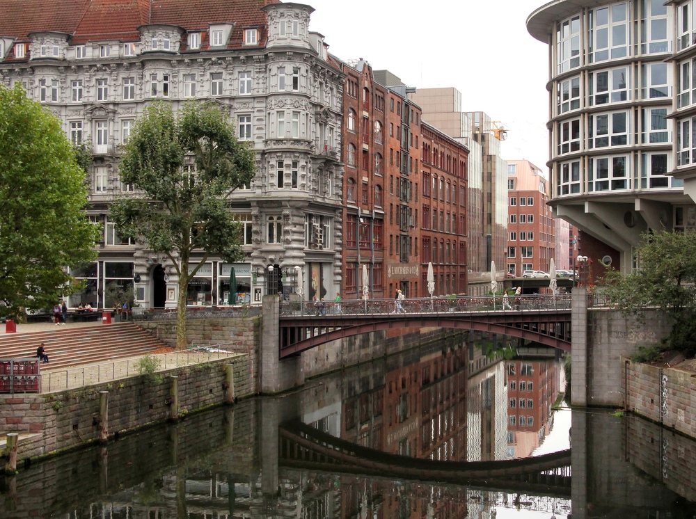 Es gibt viele Brücken in Hamburg...