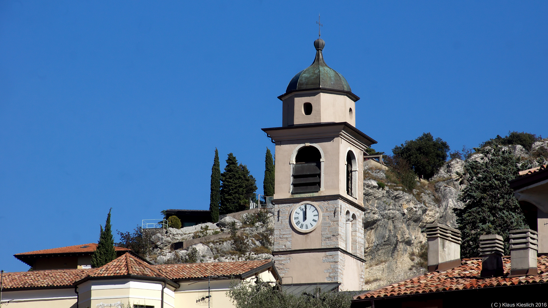 Es ist 12:00 Uhr in Torbole......