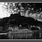 ..es ist Abend unter der Burg