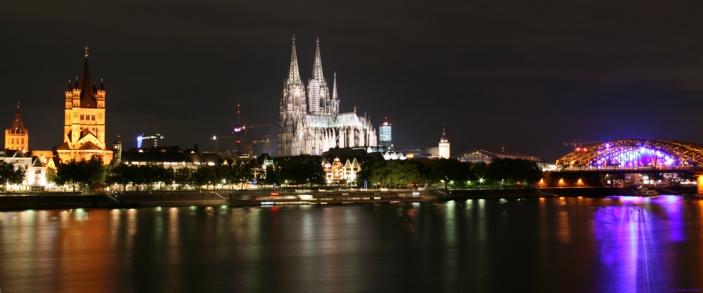 Es ist dunkel in Köln