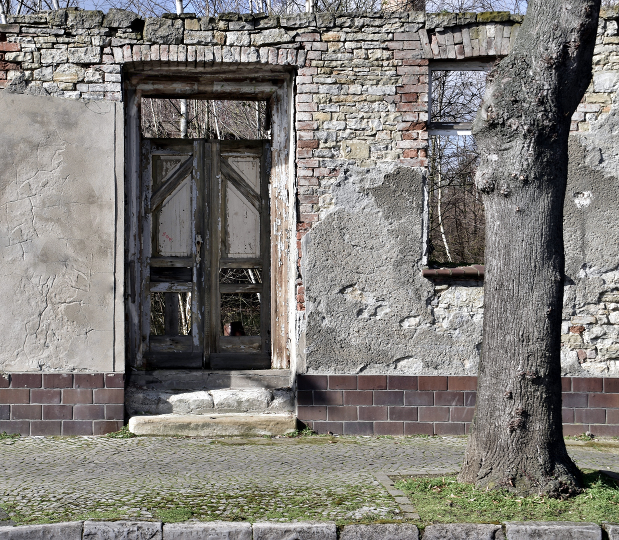ES IST NICHTS MEHR WIE ES WAR Foto & Bild architektur, emotionen, lost places Bilder auf