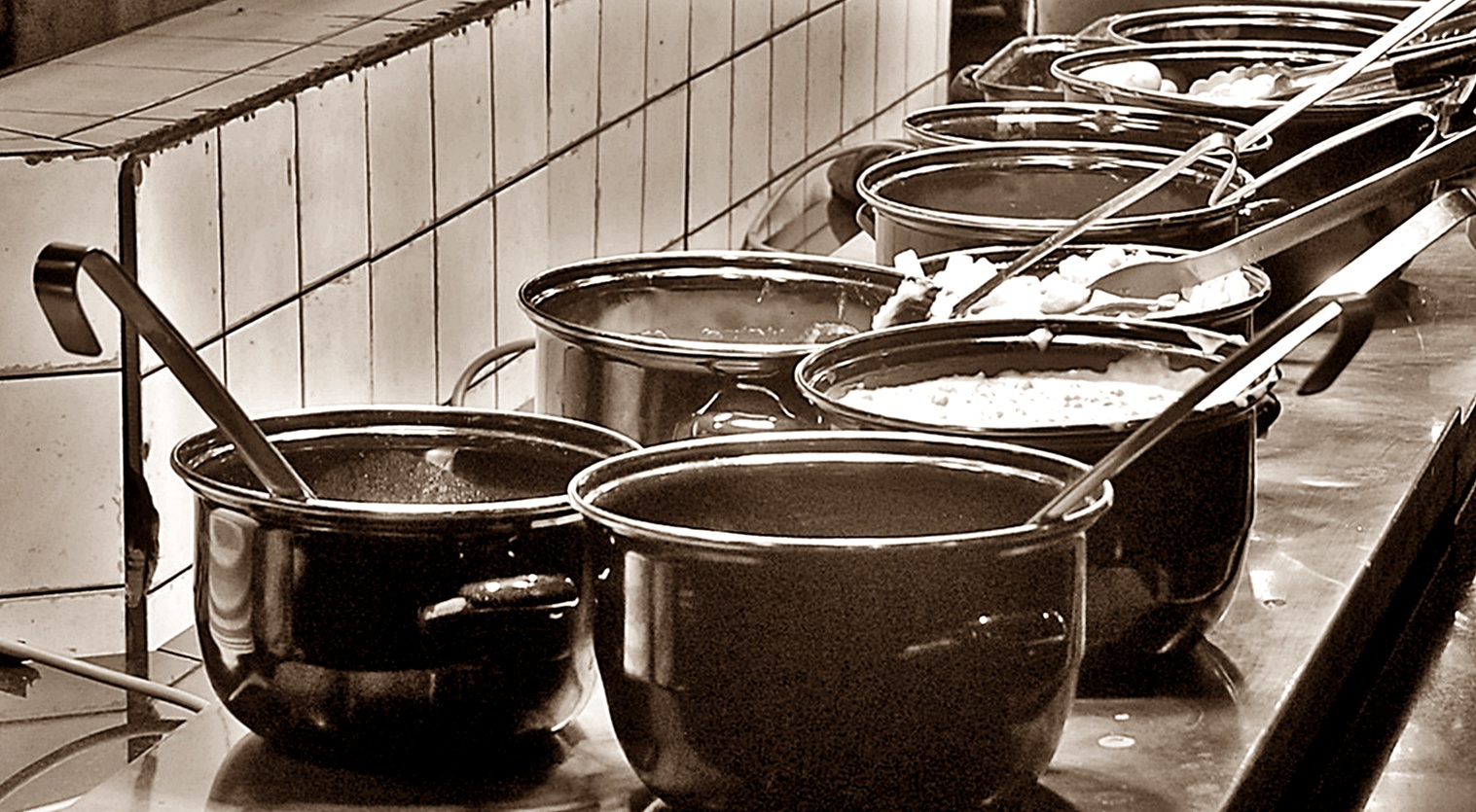 Da Ist Was Grunes In Der Suppe Es ist noch Suppe da - Foto & Bild | brandenburg, essen, suppe Bilder