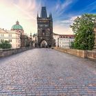 Es ist sehr selten, dass die Karlsbrücke in Prag so leer ist