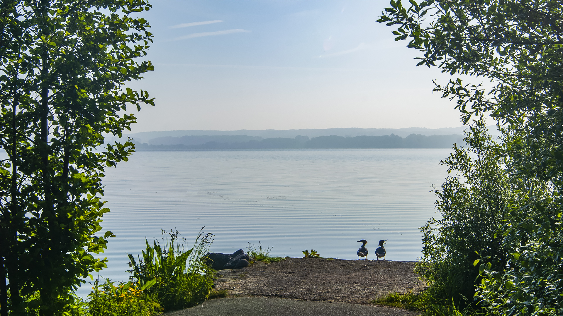 … Es lächelt der See, er ladet zum Bade …