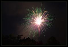 Es regnet Feuerwerk über Baden