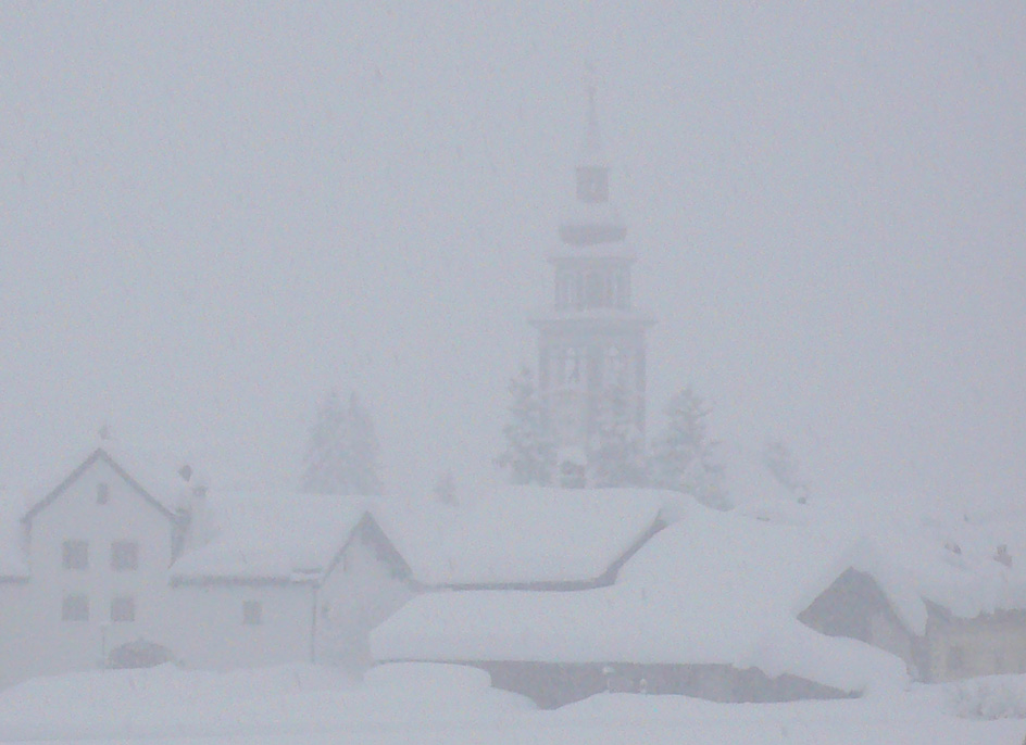 Es schneit in Bever