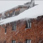 Es schneit und stürmt weiter