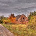 Es steht ein Haus an Dorfes Rand