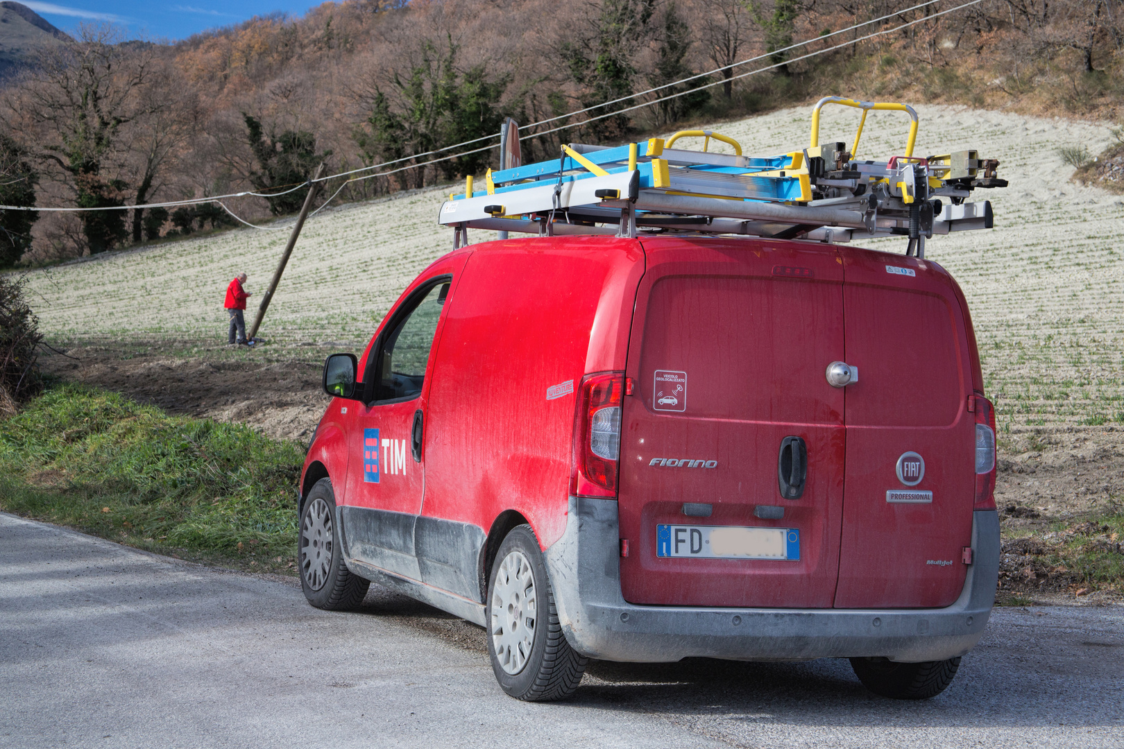 es waere doch gelacht, wenn man den Telefonmast 