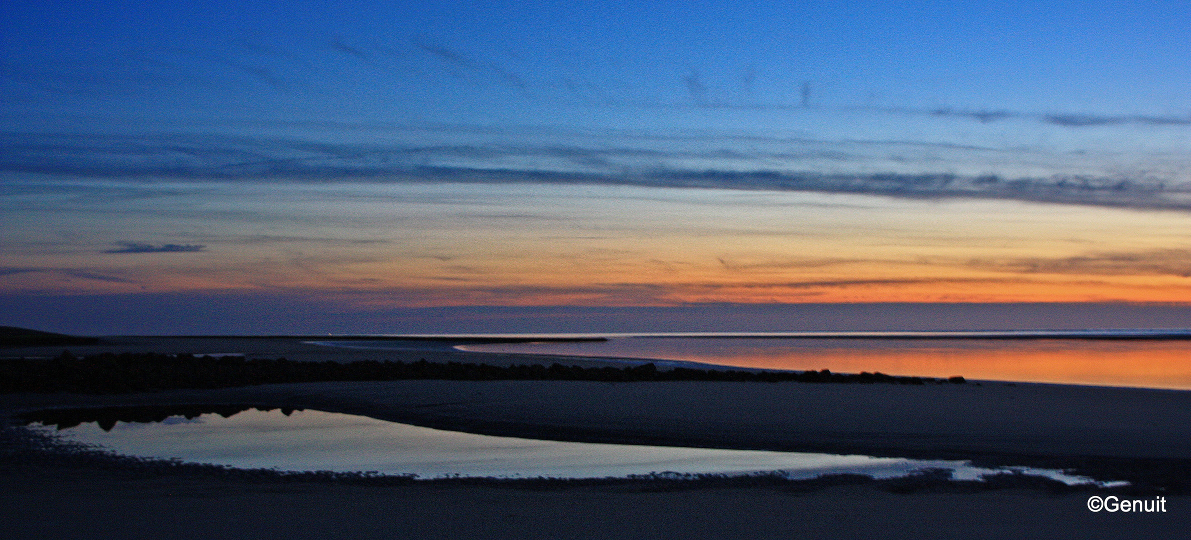 Es war als hätte der Himmel den Strand still geküsst....