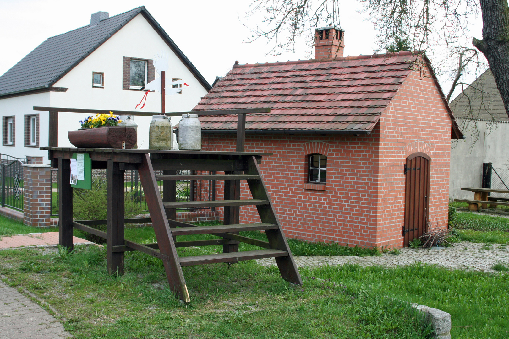 Es war einmal: Milchrampe und Backhaus im sorbischen Dorf Dissen bei Cottbus