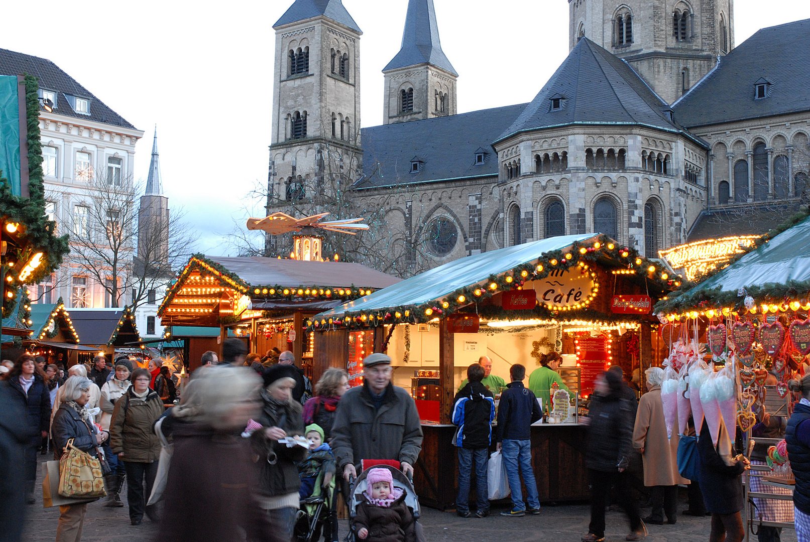 Es war einmal.  Weihnachtsmarkt in Bonn