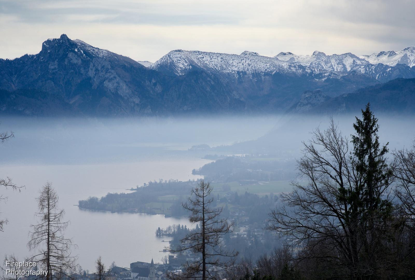 Es war kein Nebel, aber mehr als nur Dunst beim Blick vom Gmundnerberg zur Traunsee hinunter