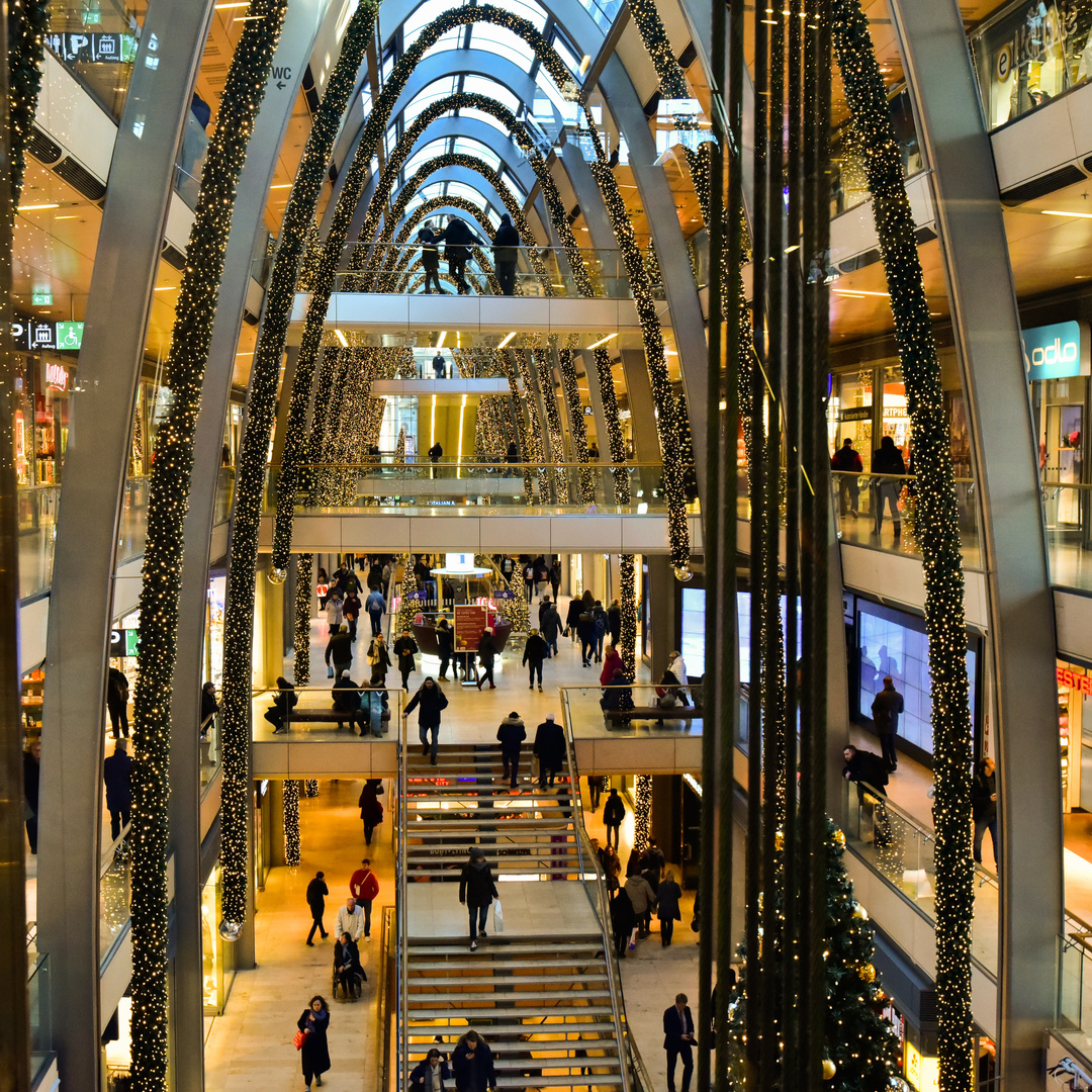 Es weihnachtet im Shoppingtempel