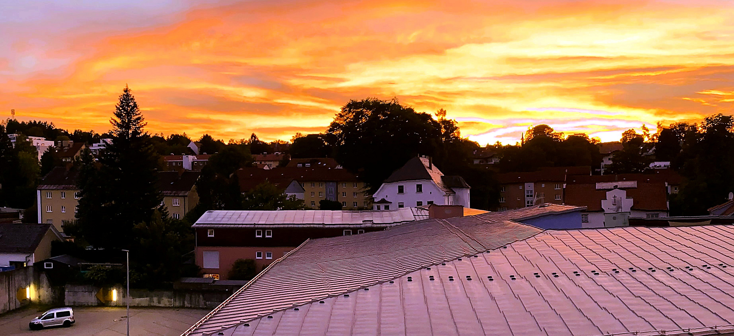 Es wird Abend in der Stadt