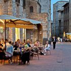 Es wird Abend in San Gimignano - Toskana