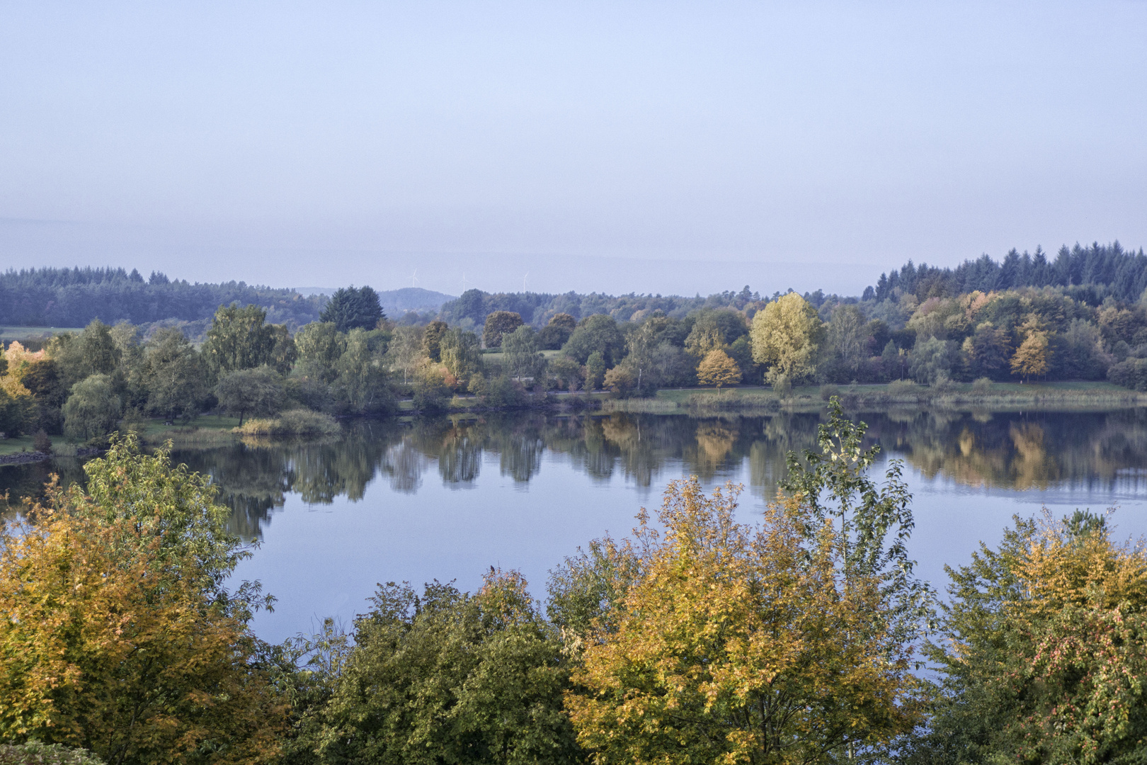 Es wird Herbst am See