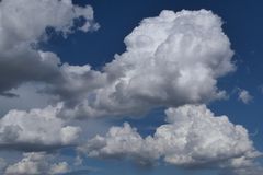 Es wird Herbst im Taunus:  Die Wolken 03