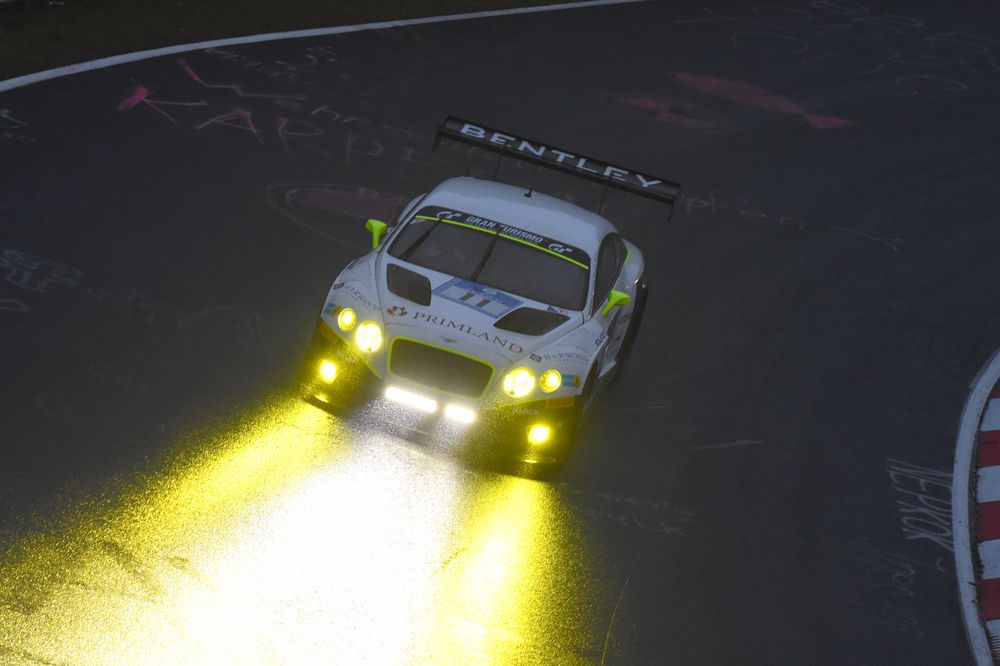 Es wird Nacht 24h Nürburgring Foto & Bild | sport, rennen ...