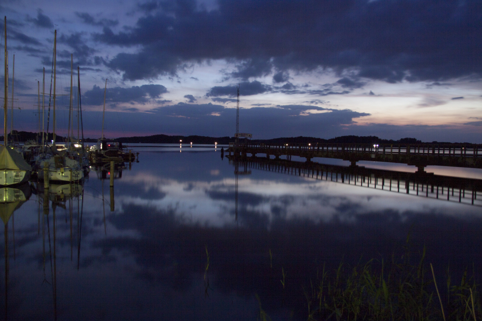 Es wird Nacht im Hafen