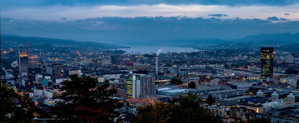 Es wird Nacht über Zürich