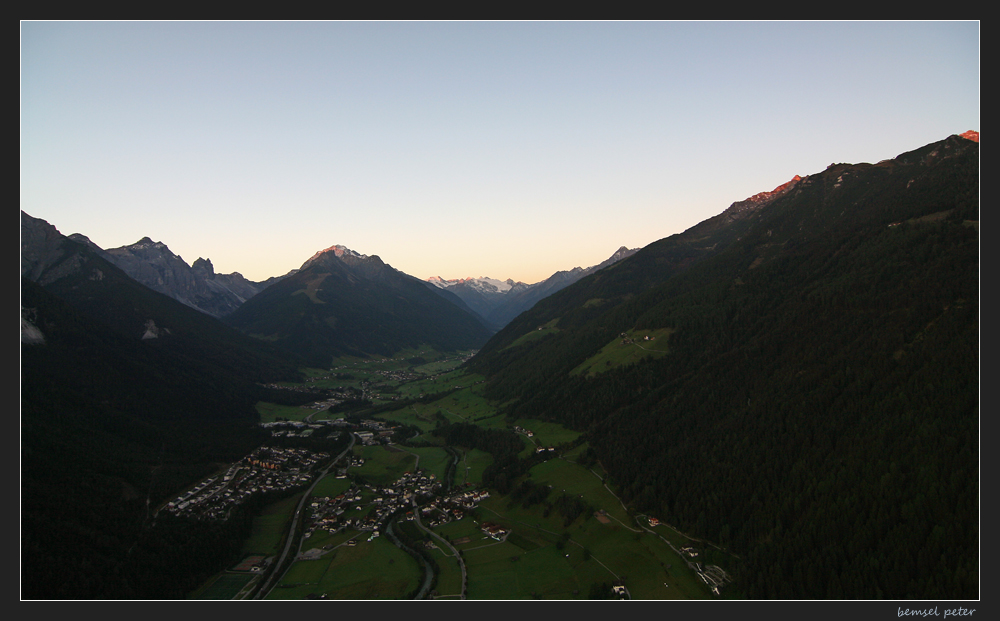 es wird Tag im vorderen Stubaital