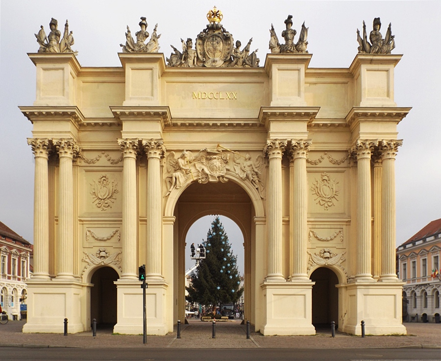 Es wird Weihnachten am Brandenburger Tor in Potsdam